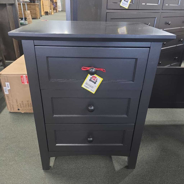 BLACK NIGHTSTAND BTK