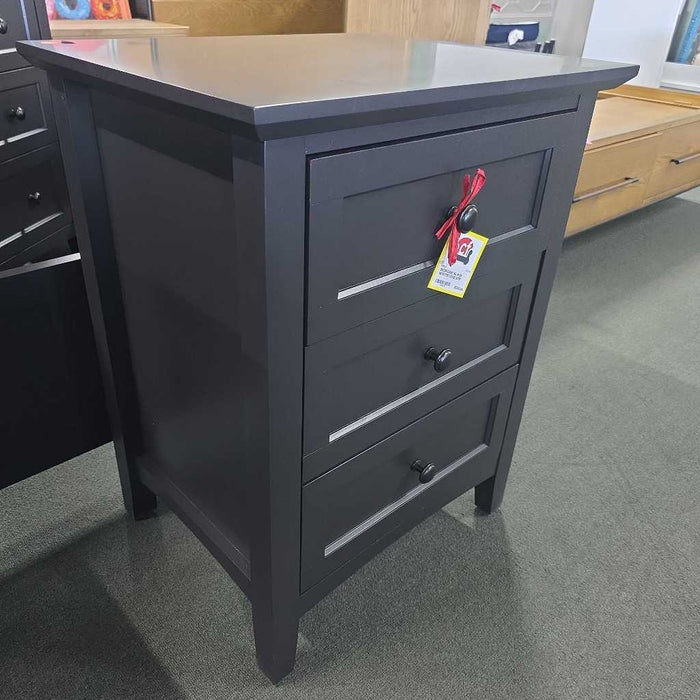 BLACK NIGHTSTAND BTK