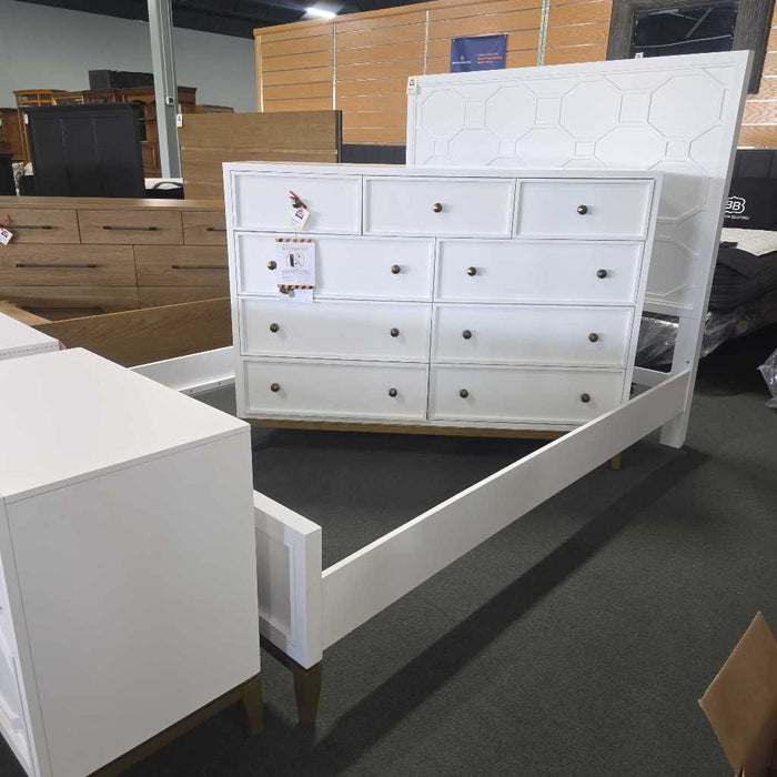 WHITE QUEEN BED LAC