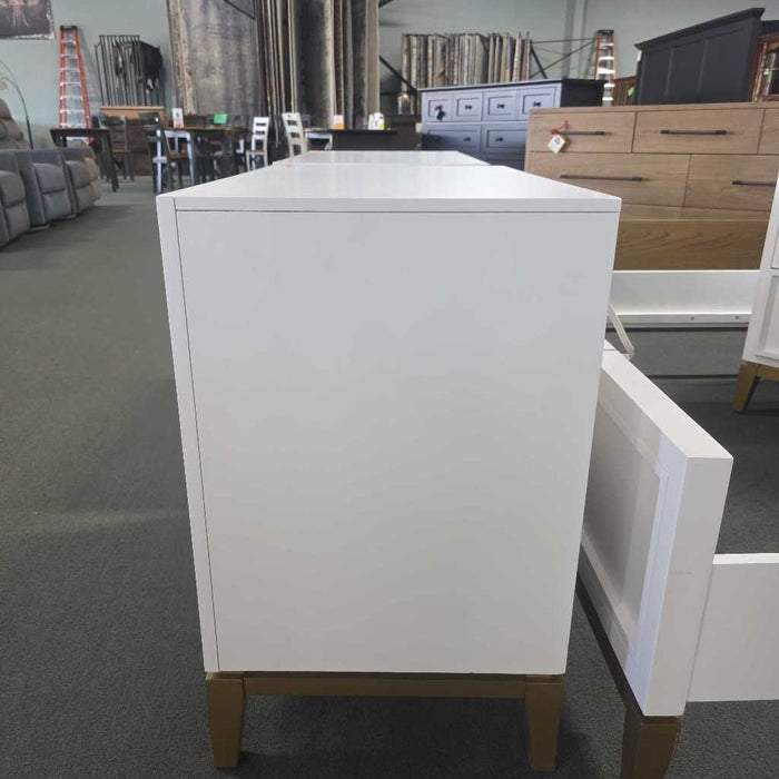 WHITE NIGHTSTAND LLB