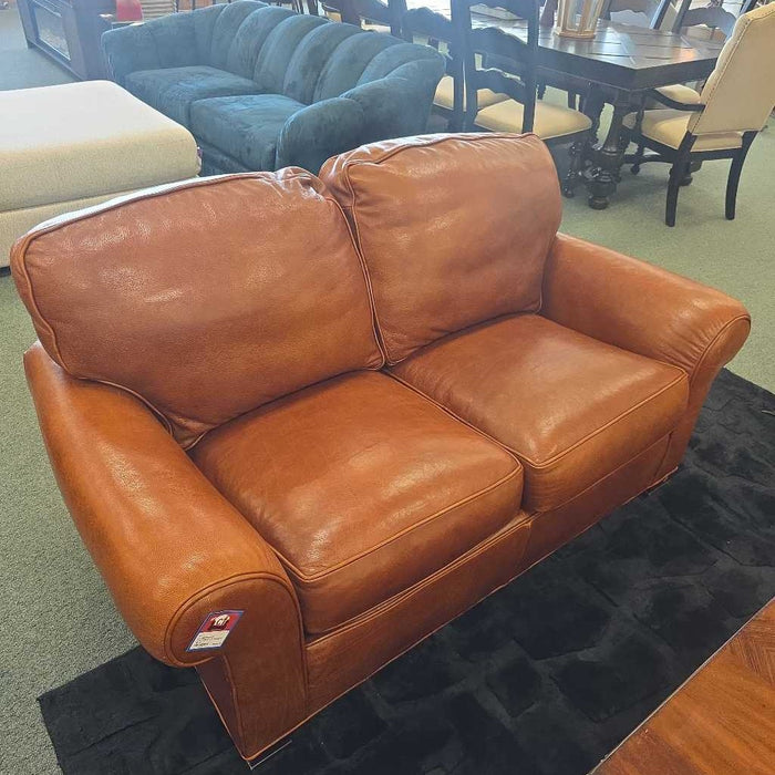 LEATHER LOVESEAT ATH