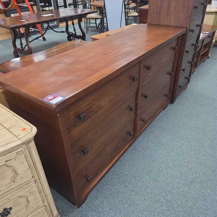 DRESSER BTK