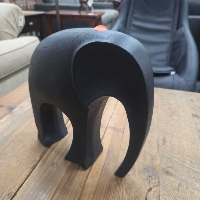 ELEPHANT SCULPTURE BA