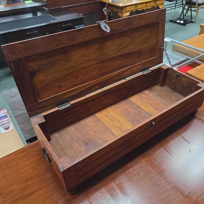 SMALL CHEST KL