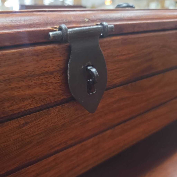 SMALL CHEST KL