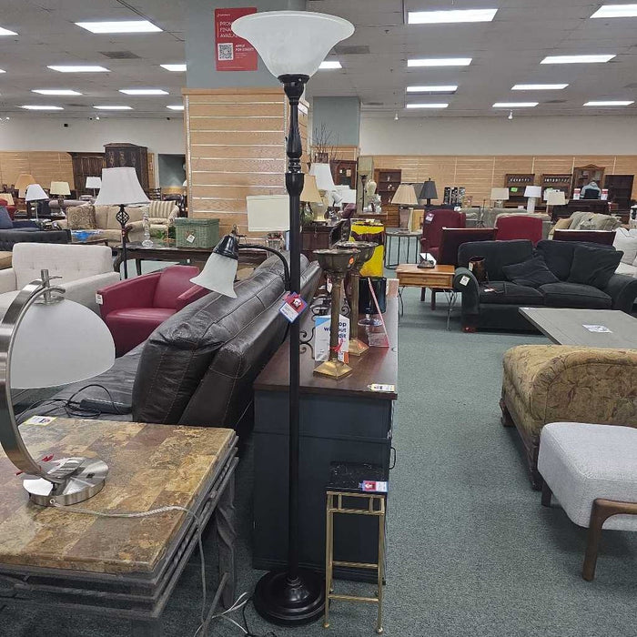 FLOOR LAMP AT