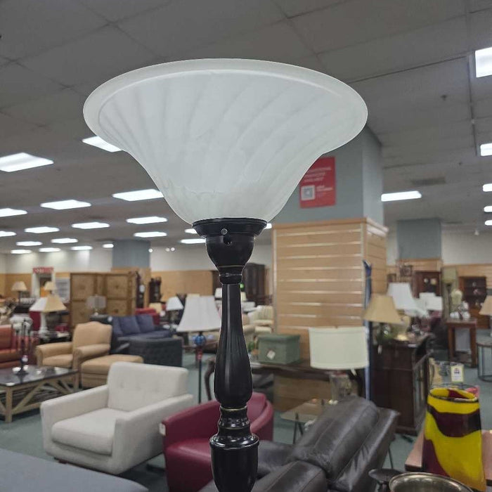 FLOOR LAMP AT