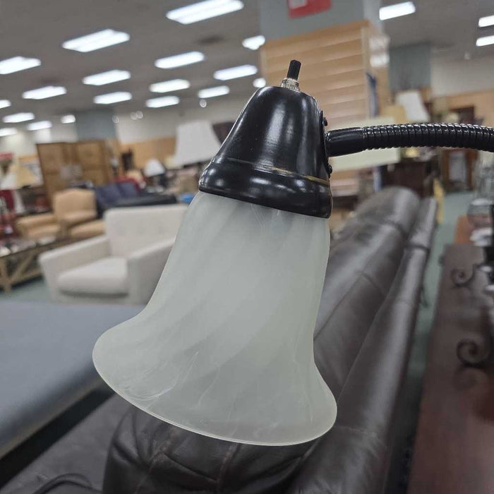 FLOOR LAMP AT