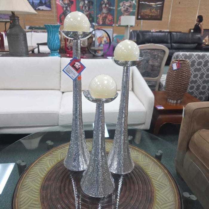SET OF 3 SILVER CANDLE HOLDERS LS
