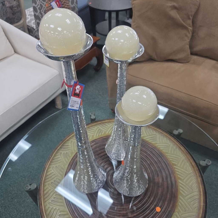 SET OF 3 SILVER CANDLE HOLDERS LS