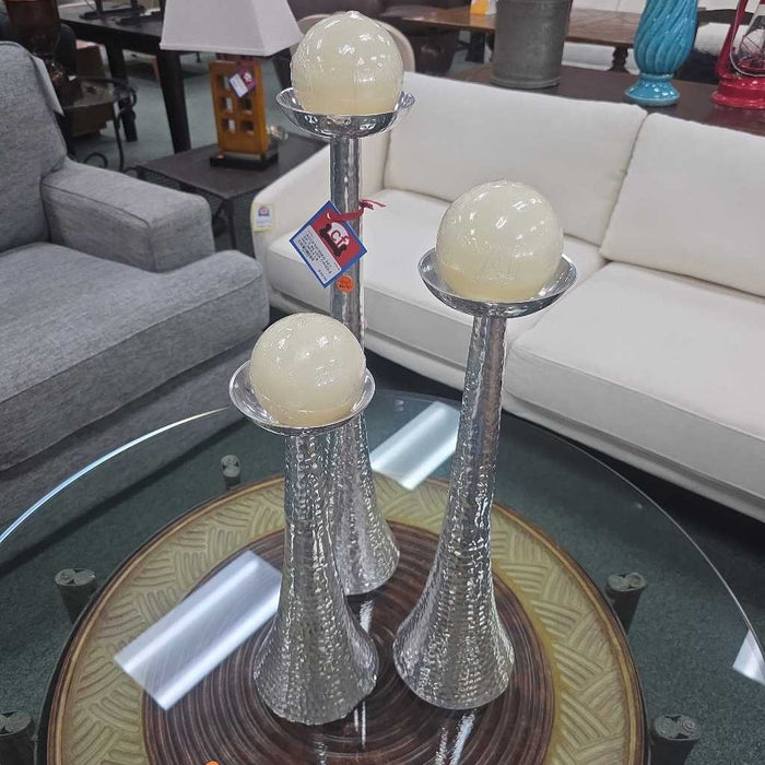 SET OF 3 SILVER CANDLE HOLDERS LS