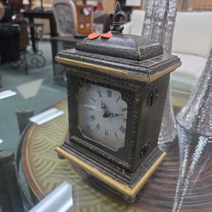 LANTERN STYLE CLOCK DECOR BT