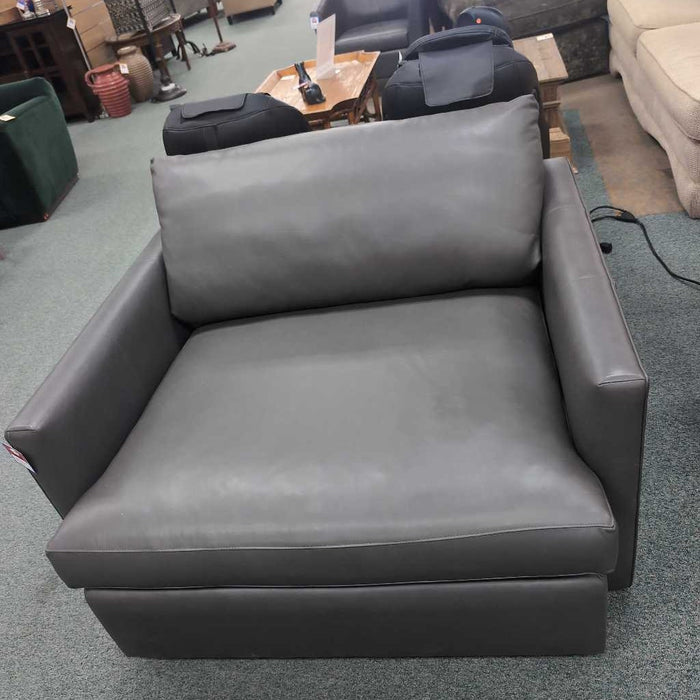 C&B DEEP LOUNGE CHAIR CKK