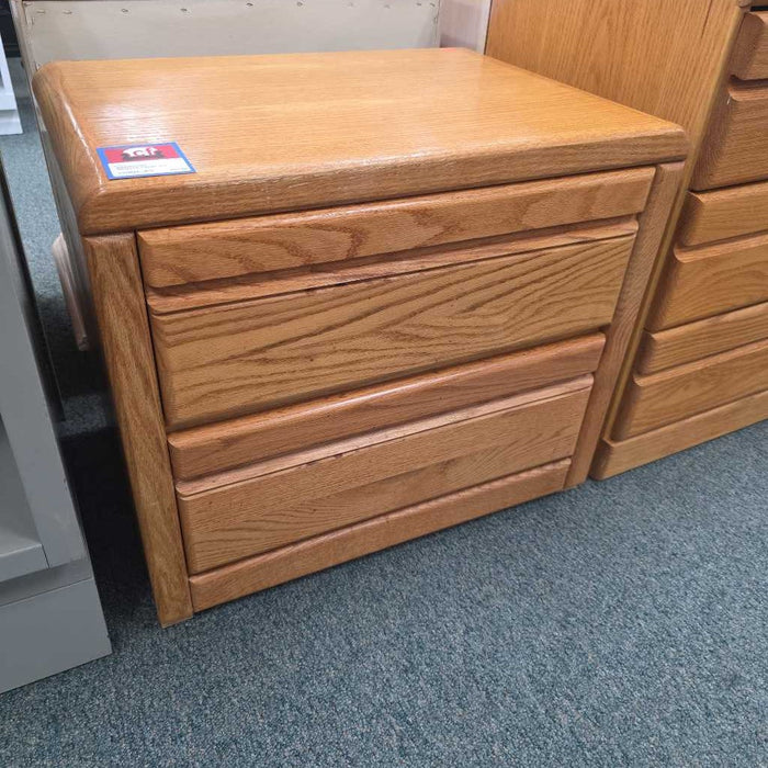 NIGHTSTAND AT