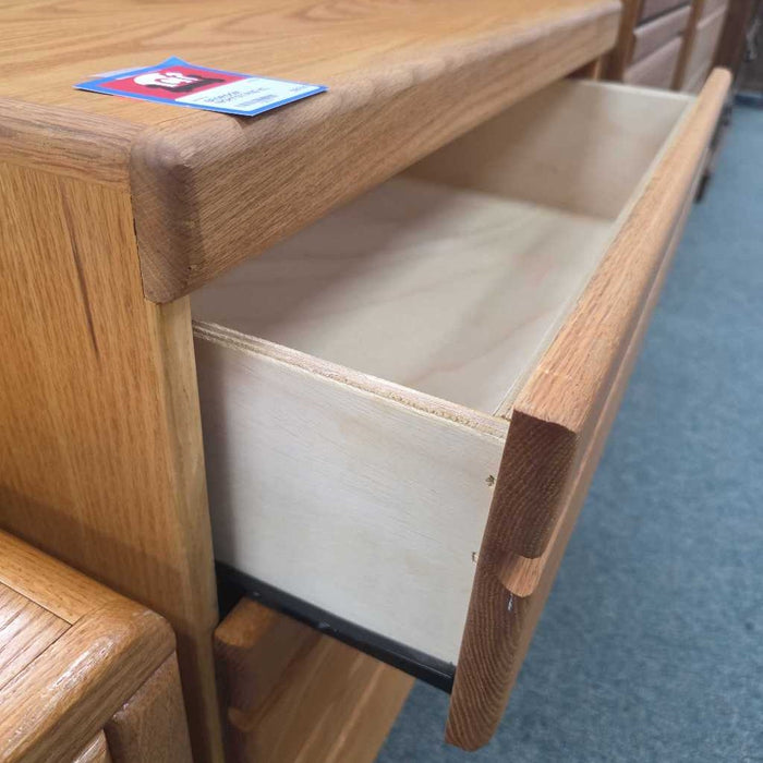 NIGHTSTAND KL
