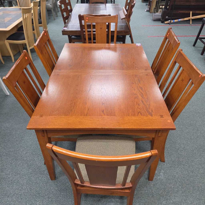 TABLE WITH 6 CHAIRS AND 1 LEAF ATH
