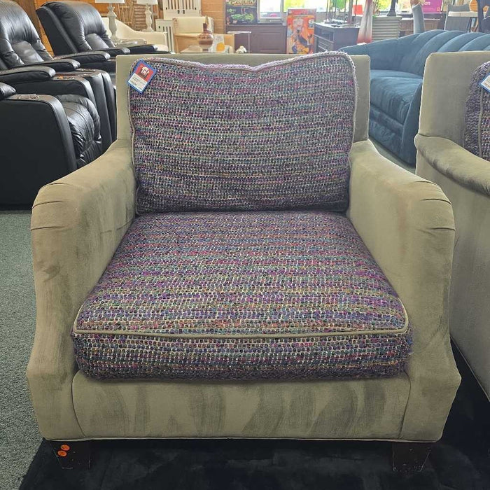 ACCENT CHAIR SK