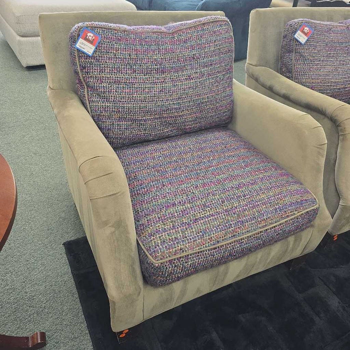 ACCENT CHAIR SK