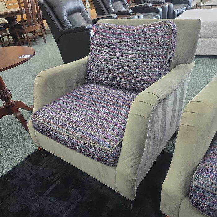 ACCENT CHAIR SK