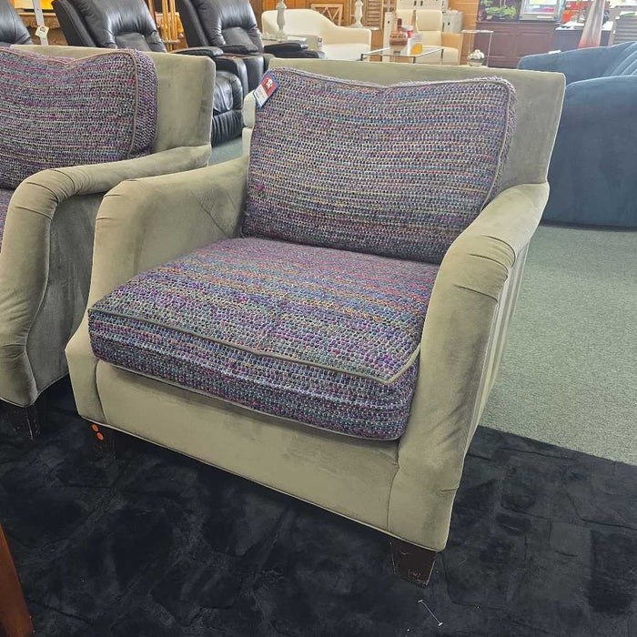 ACCENT CHAIR SK