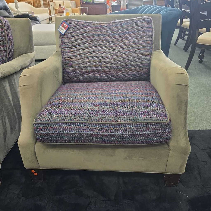 ACCENT CHAIR SK