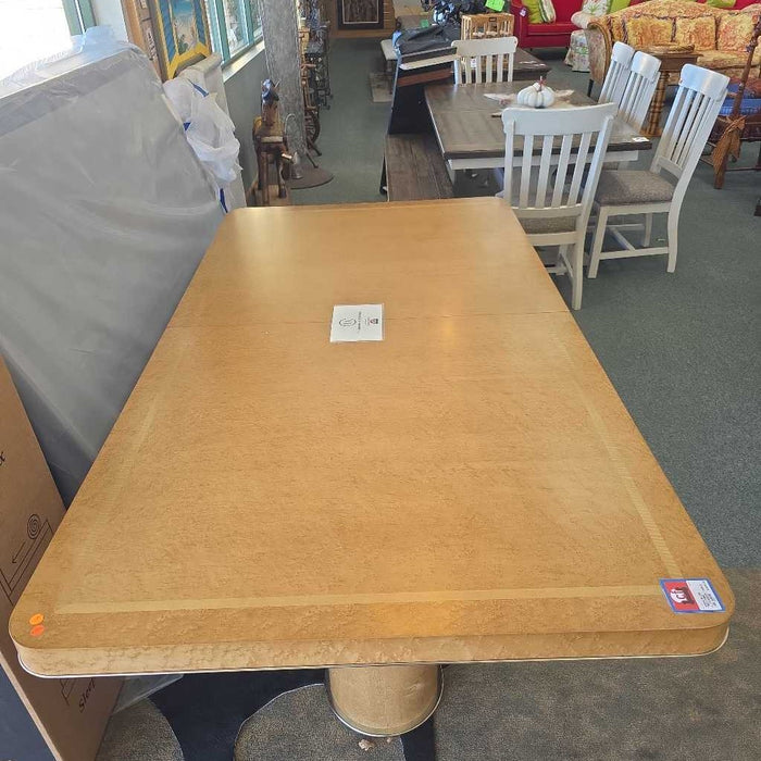 THEODORE ALEXANDER TABLE WITH 2 LEAVES BTKH