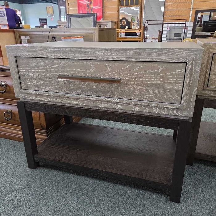 ZEPHYR NIGHTSTAND BTK