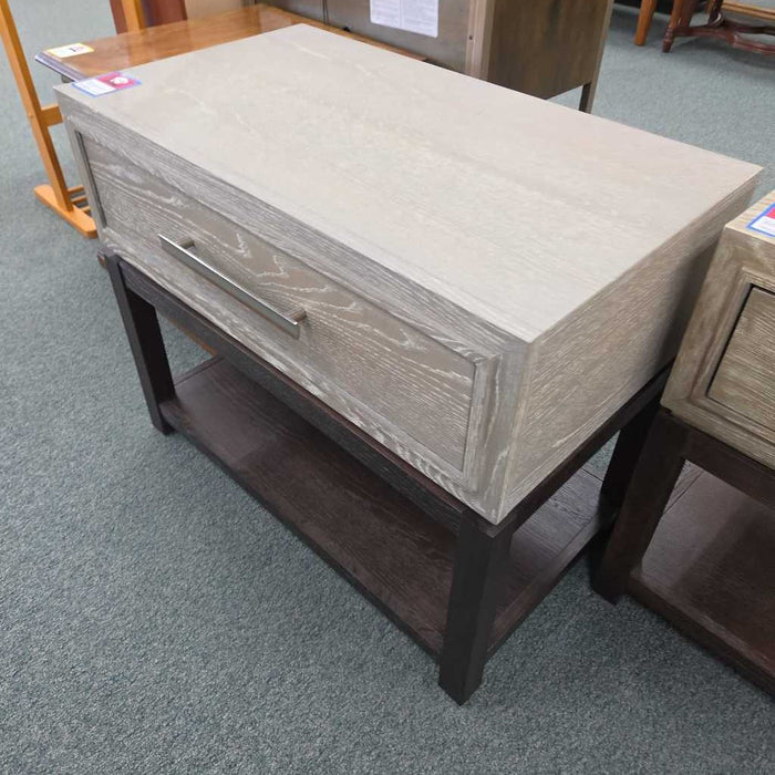 ZEPHYR NIGHTSTAND BTK