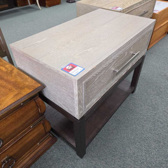 ZEPHYR NIGHTSTAND BTK