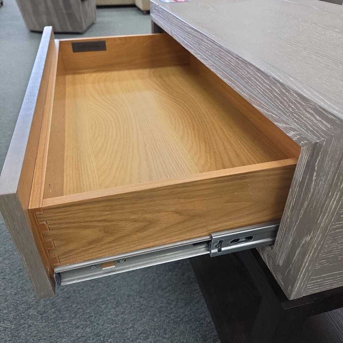 ZEPHYR NIGHTSTAND BTK