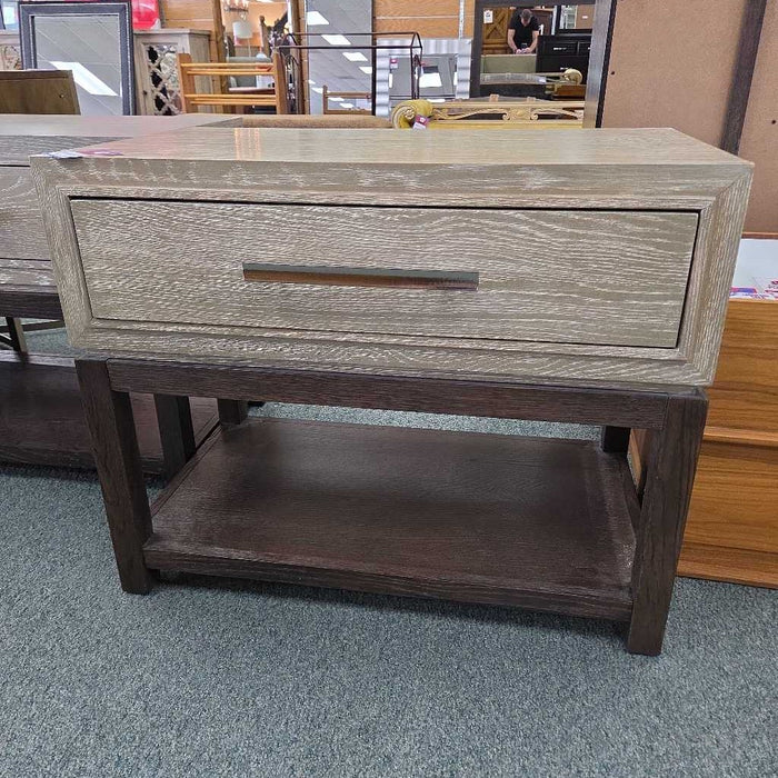 ZEPHYR NIGHTSTAND BTK