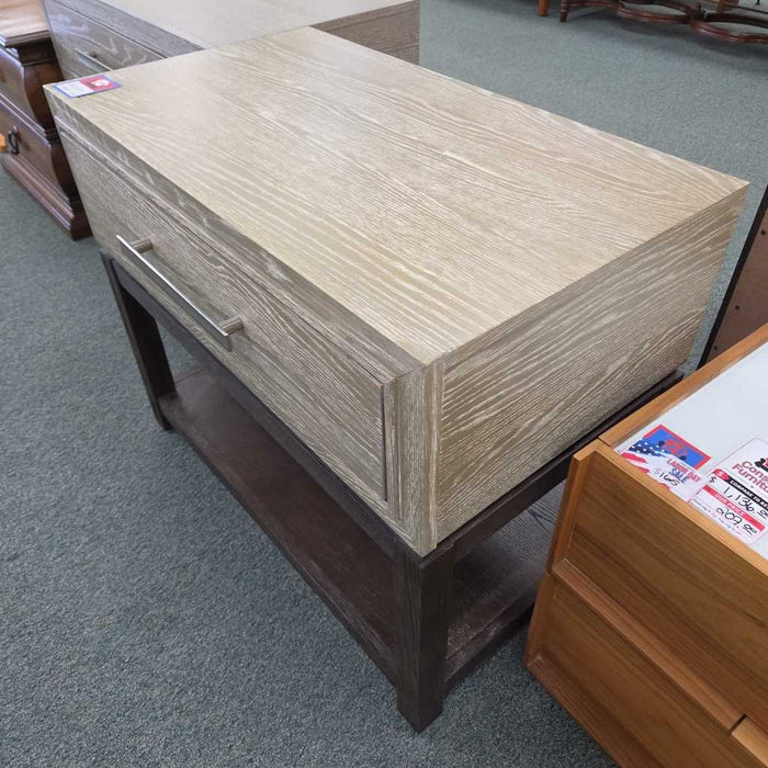ZEPHYR NIGHTSTAND BTK