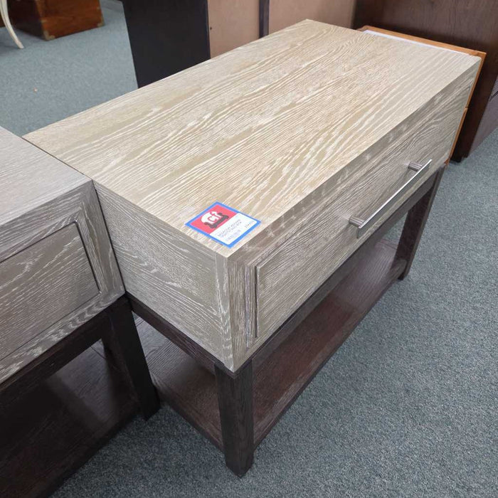 ZEPHYR NIGHTSTAND BTK