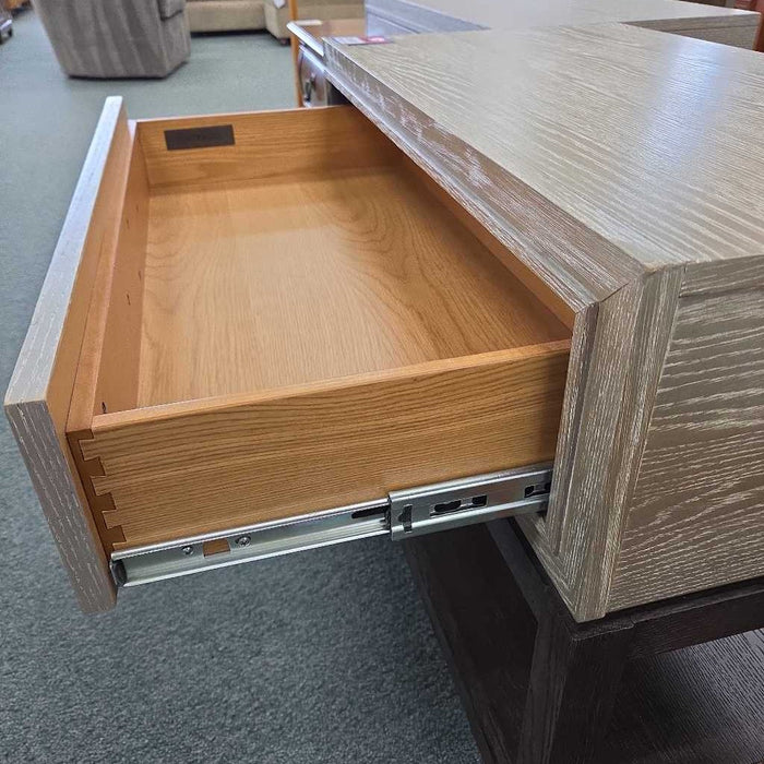 ZEPHYR NIGHTSTAND BTK
