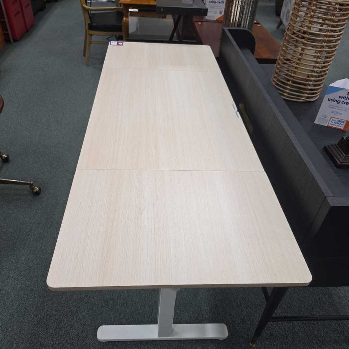 ADJUSTABLE DESK BHC