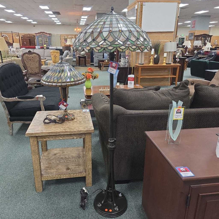 GOLD FLOOR LAMP