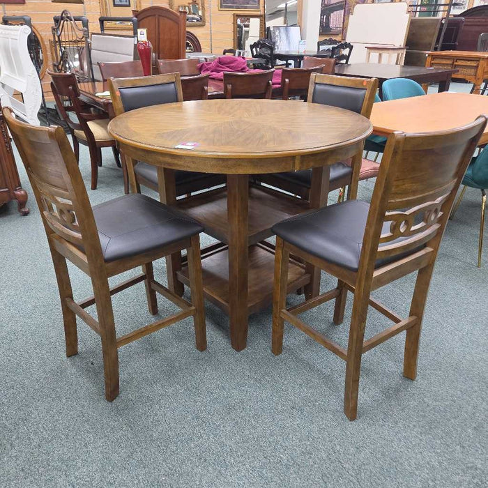 TABLE WITH 4 CHAIRS BTK