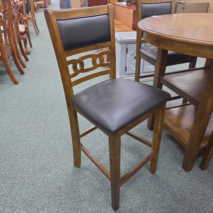 TABLE WITH 4 CHAIRS BTK