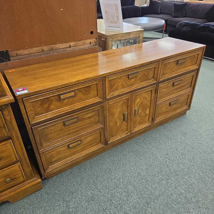DRESSER BTK