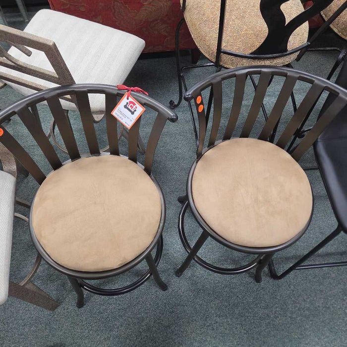 SET OF 2 STOOLS MI