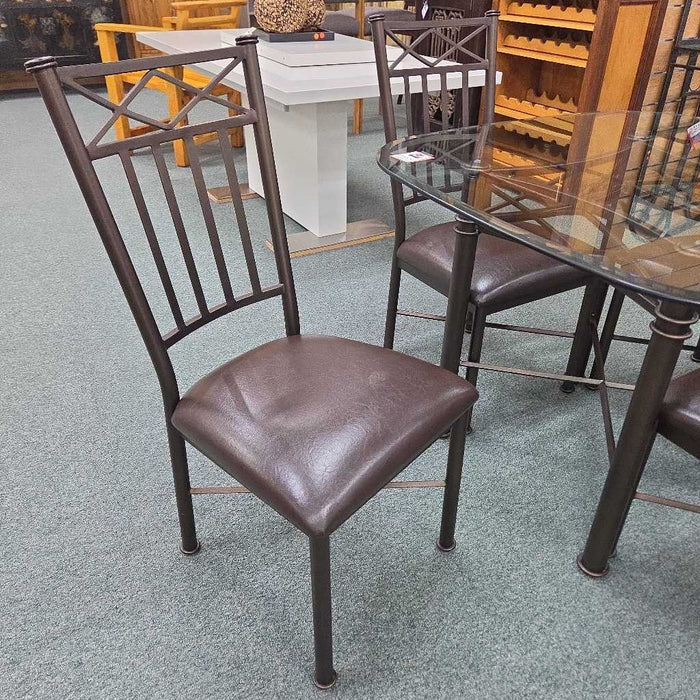 TABLE WITH 4 CHAIRS LSH