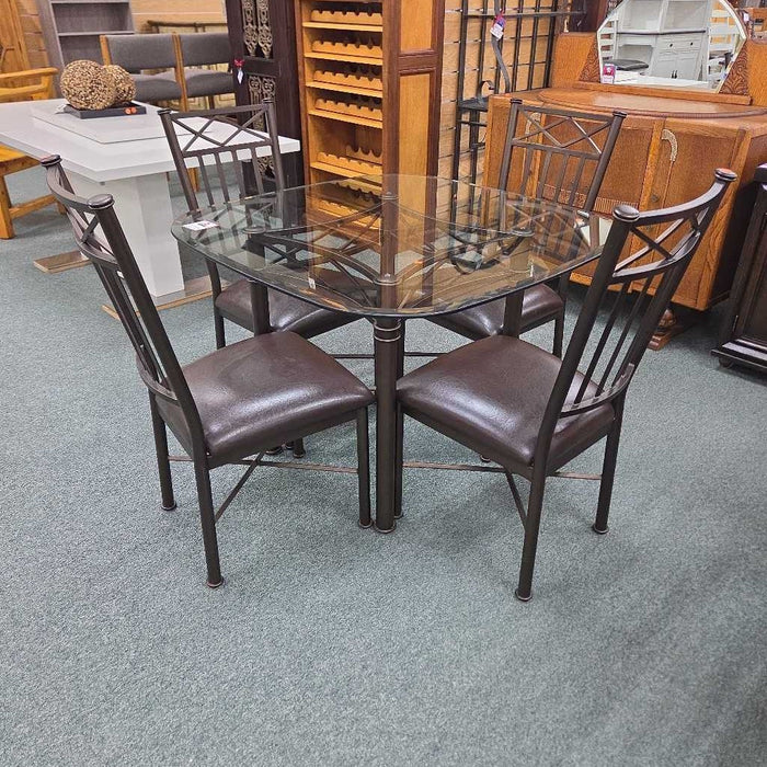 TABLE WITH 4 CHAIRS LSH