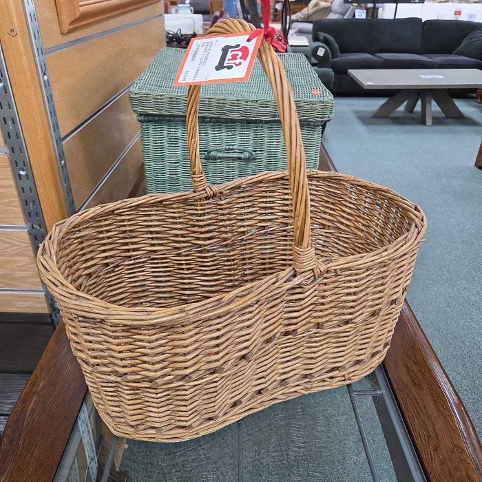 BASKET WITH HANDLE BA