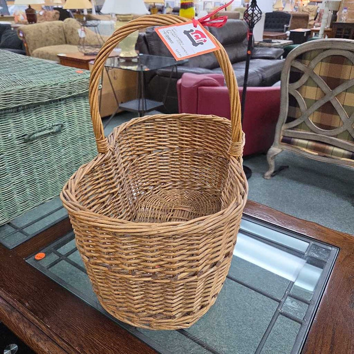 BASKET WITH HANDLE BA