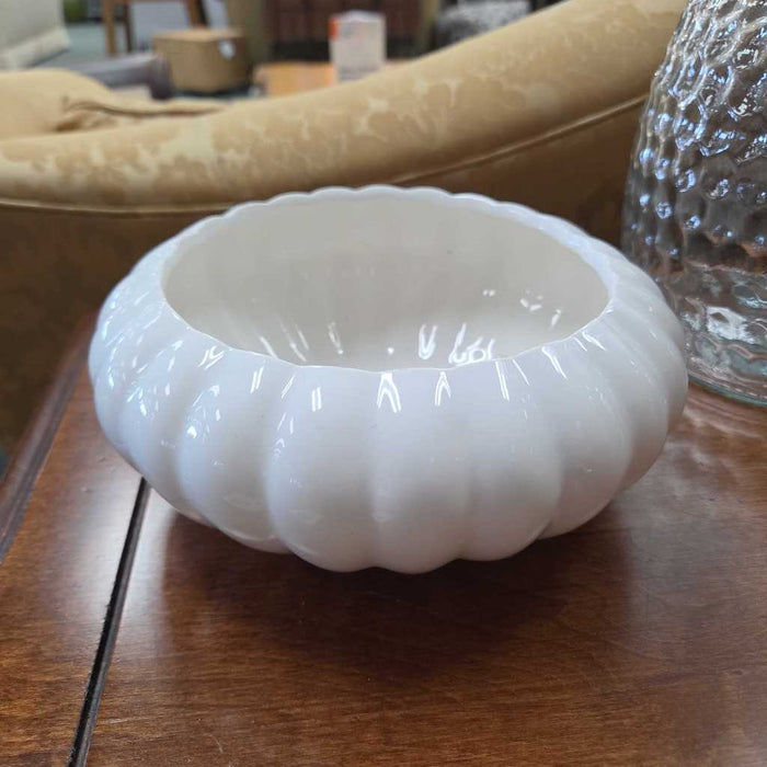 WHITE BOWL DECOR