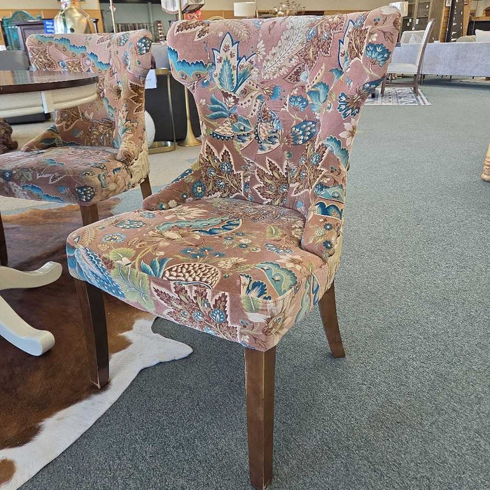 TABLE WITH 4 CHAIRS BTK