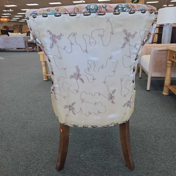 TABLE WITH 4 CHAIRS BTK