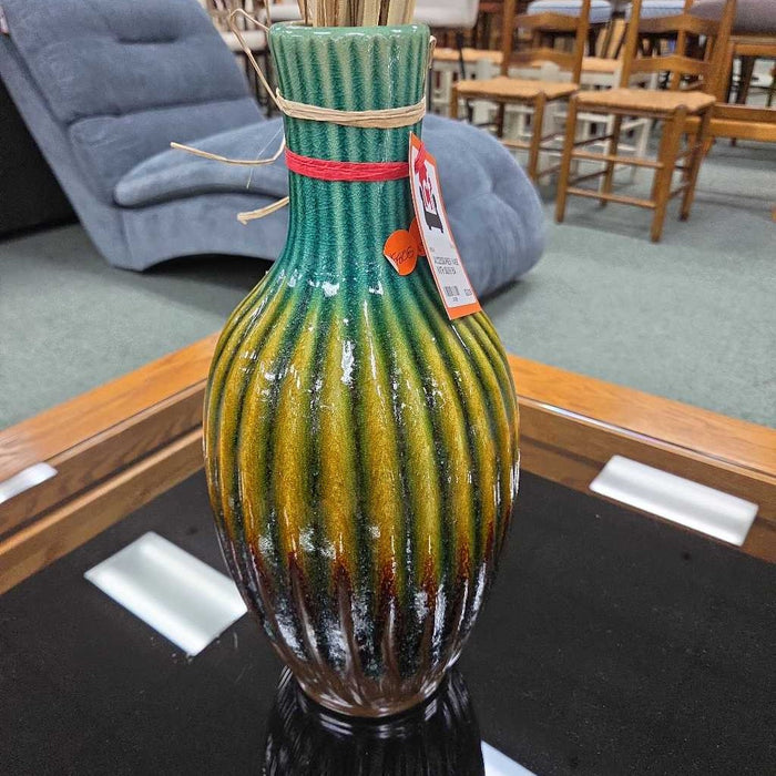 VASE WITH SILKS BA
