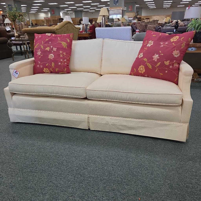 LOVESEAT BAH