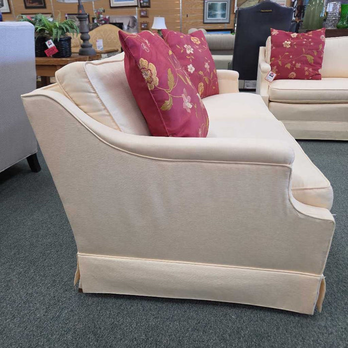 LOVESEAT BAH